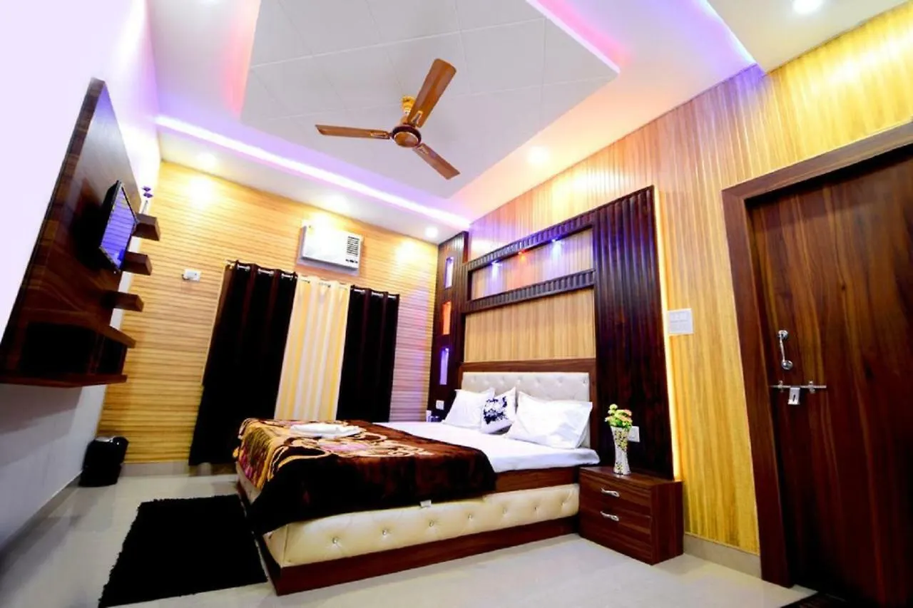 Taj Square A Luxurious Family Homestay Agra  Ινδία