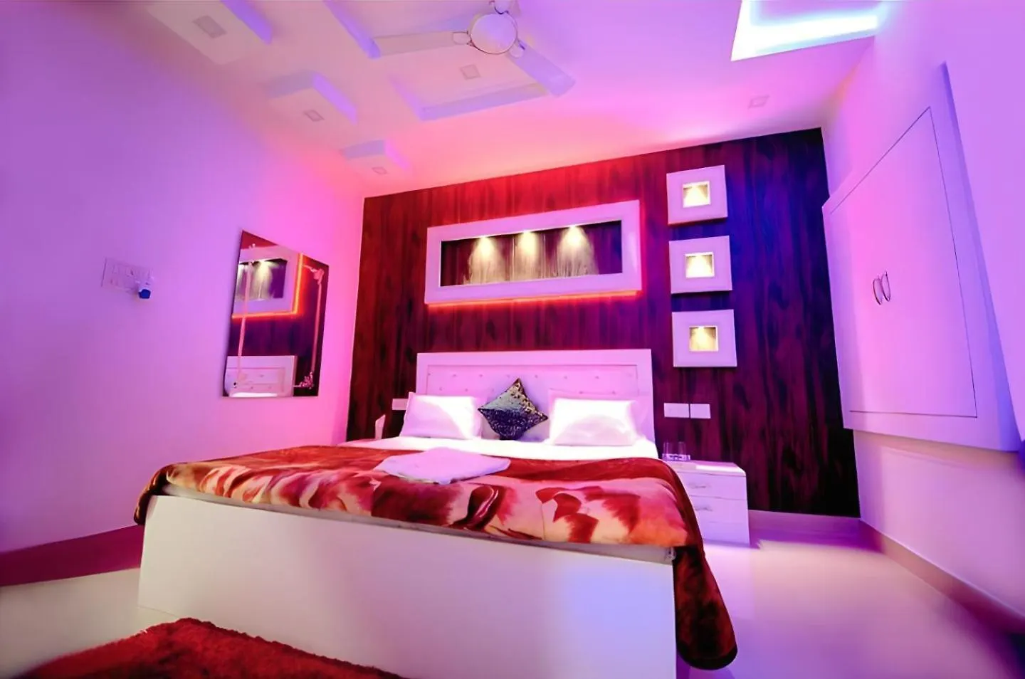Taj Square A Luxurious Family Homestay Agra