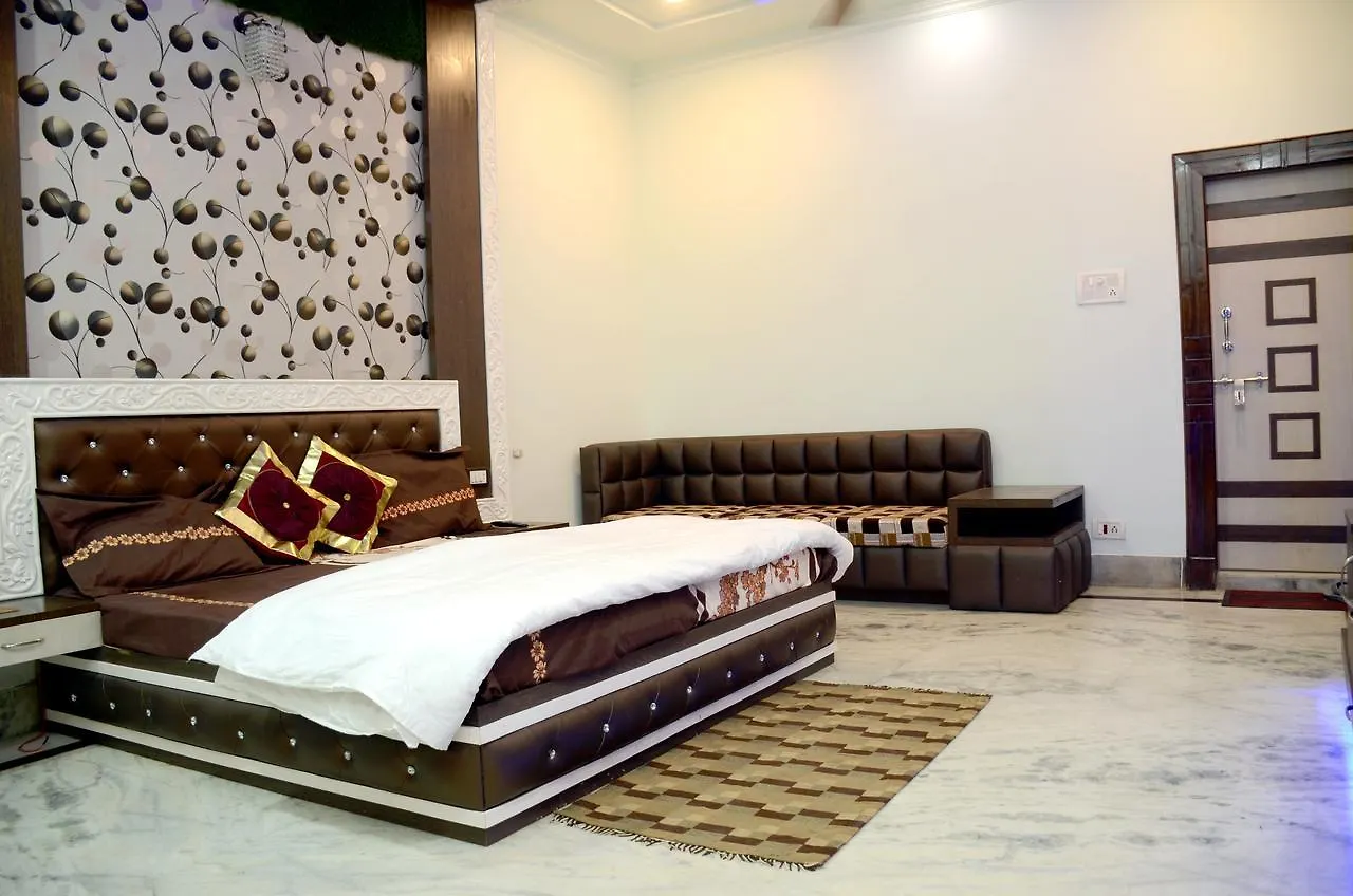 Taj Square A Luxurious Family Homestay Agra